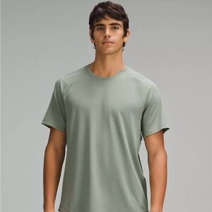 Lululemon License to Train shirt in Grey Eucalyptus. Large